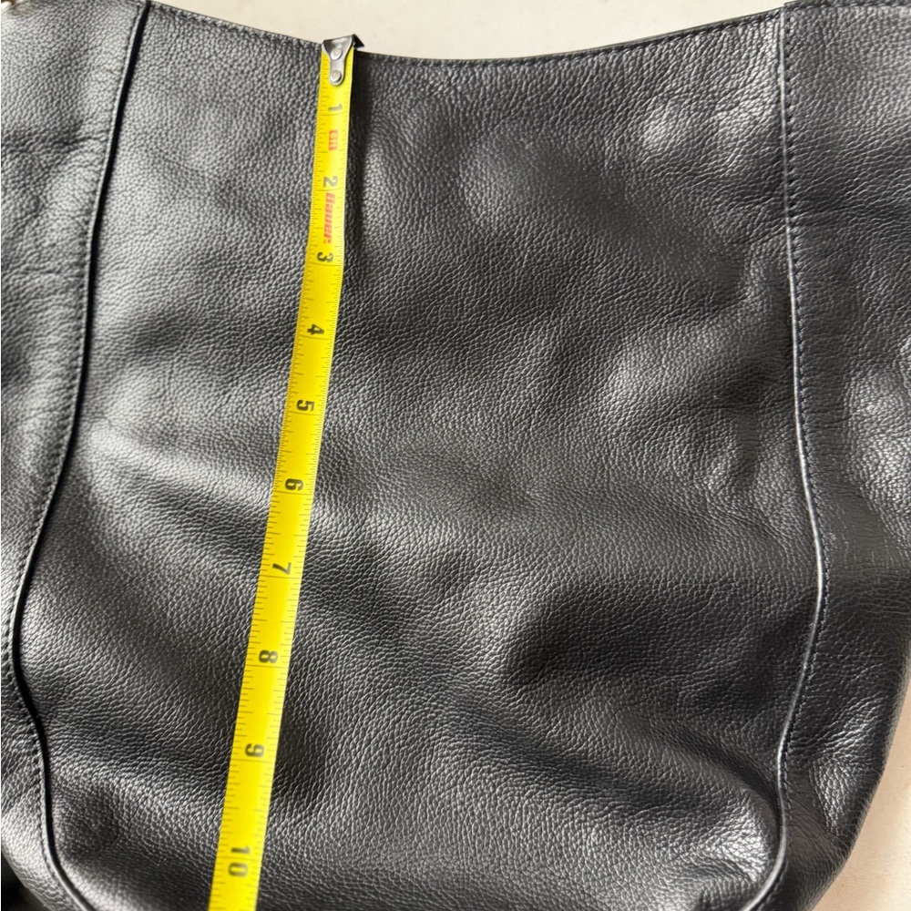 Vince Camuto shoulder bag - Picture 3 of 9